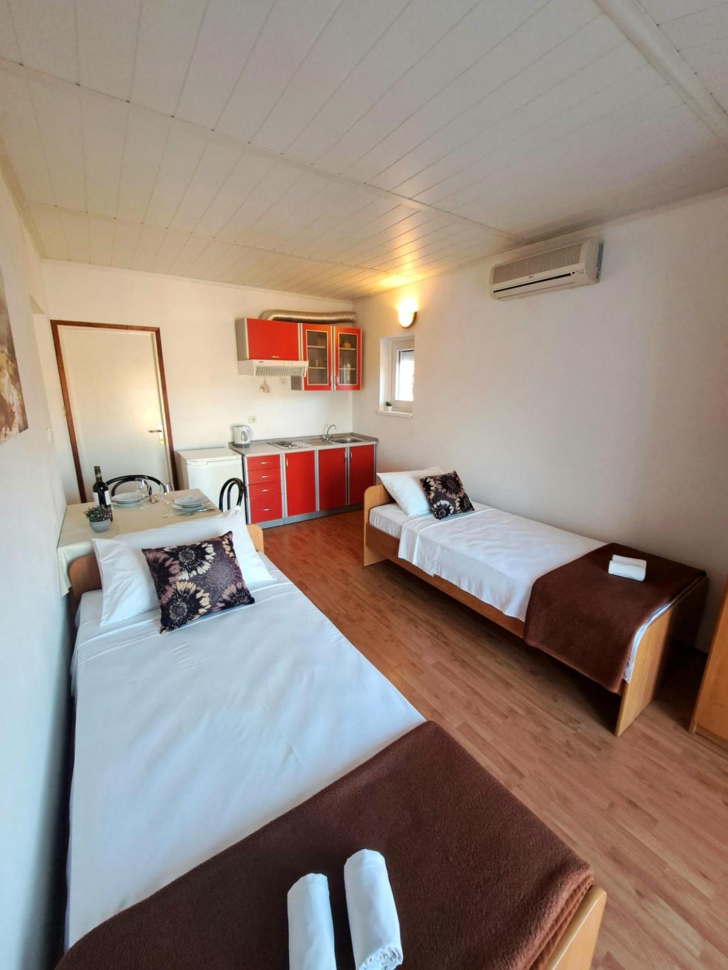 Apartments Maruna Maslenica Zewnętrze zdjęcie